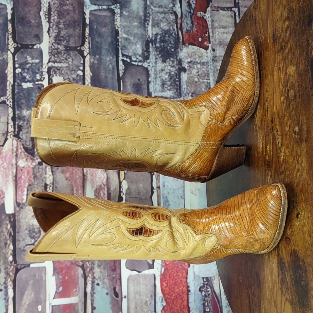 Stylish Western Tan Heeled Boots